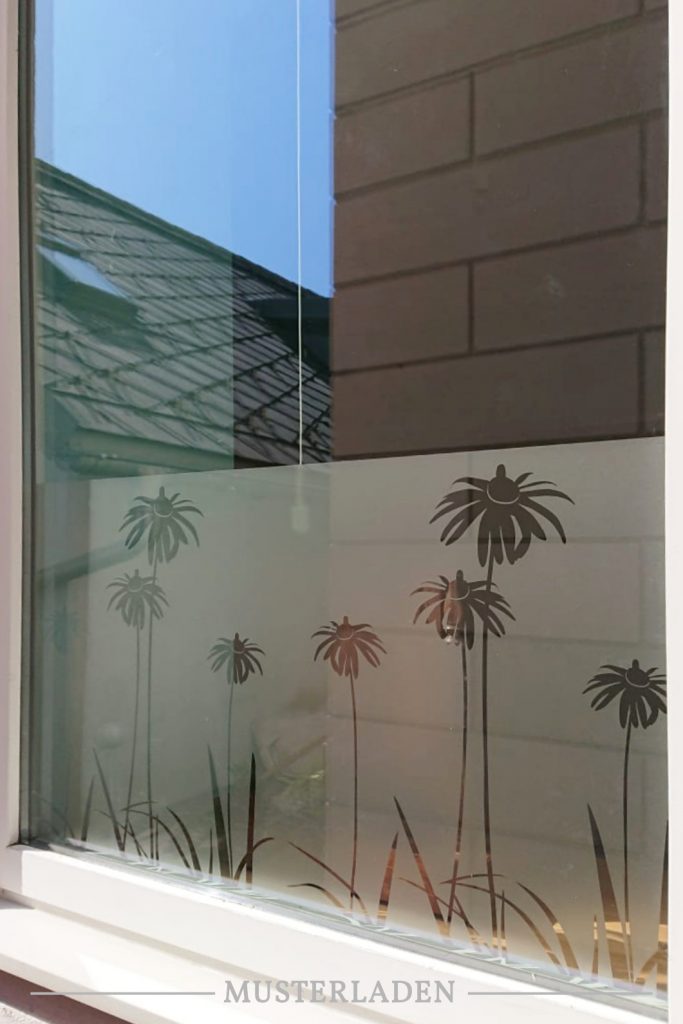 Dekorativer Sichtschutz für Fenster mit Folien - 2 Beispiele - Musterladen